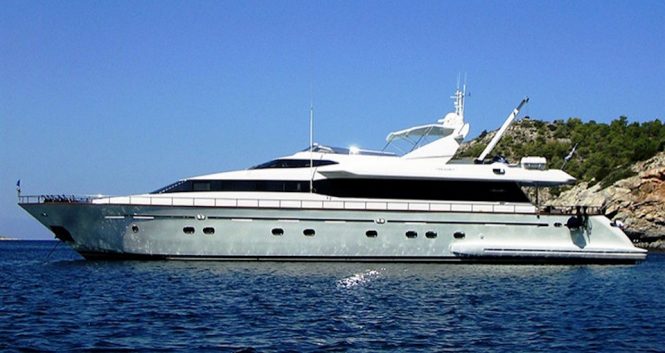 FALCON ISLAND-Yacht
