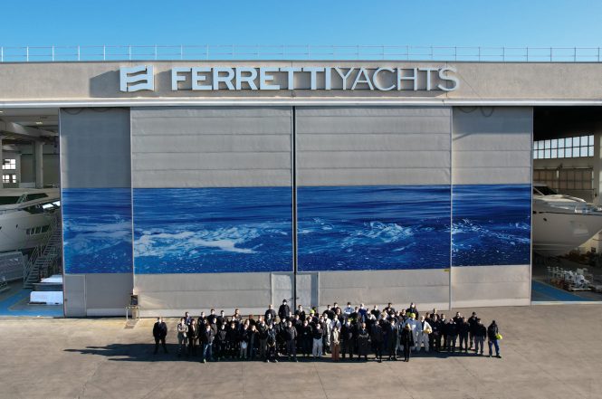 Ferretti Yachts-Team in der Cattolica-Werft 