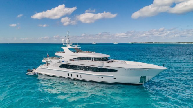 Luxus-Charteryacht BIG SKY ab 2022 auf den Bahamas verfügbar