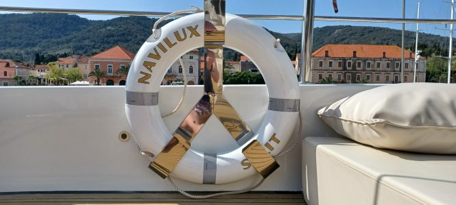 NAVILUX-Yacht